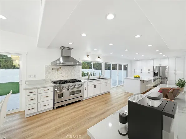 19271 Weymouth Ln, Huntington Beach, CA 92646