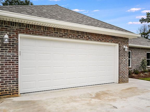 3rd image of 1406 Audrey Ln