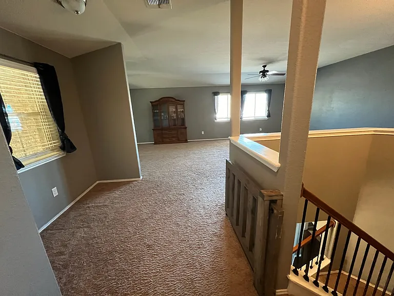 5561 Othello Dr — Photo 15