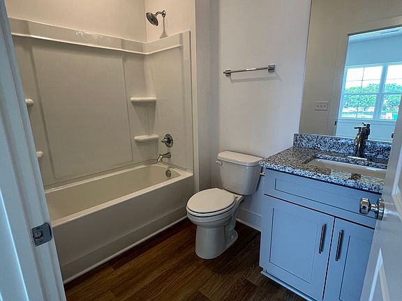 5th image of 700 N Dupont Ave #212B