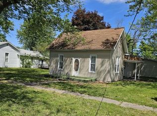 300 W Prairie St, Camp Point, IL 62320