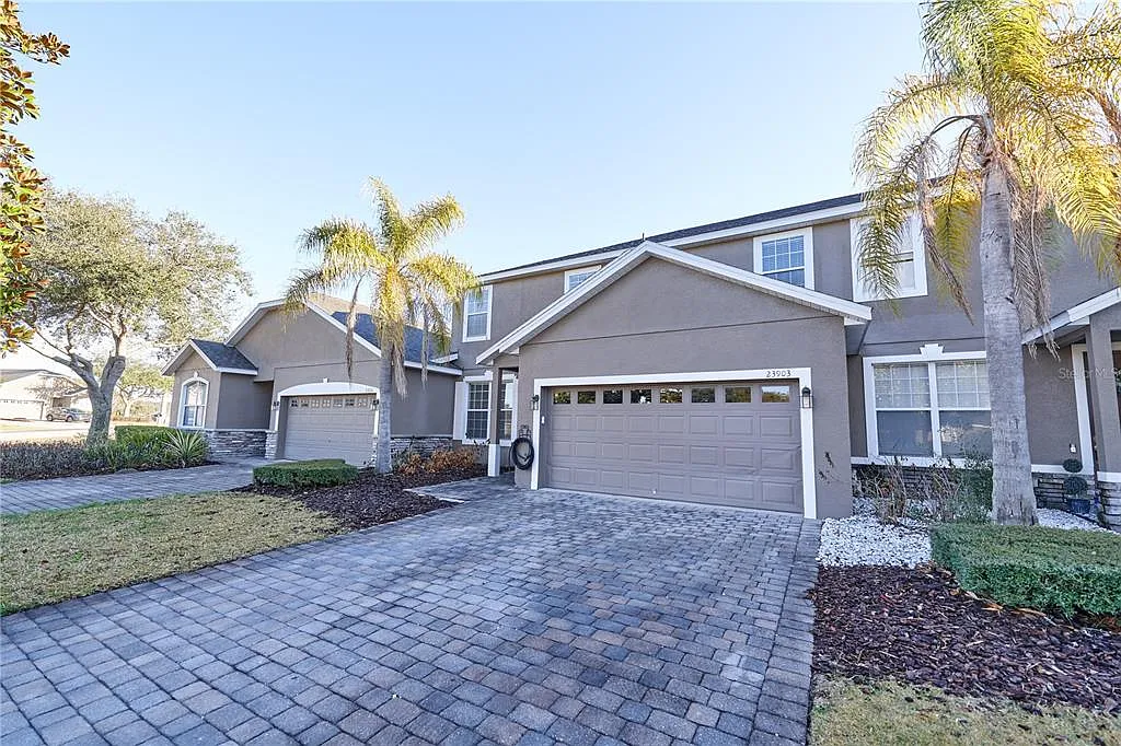 4 bed, 3.5 bath, 2535 sqft, $2,425 — Photo 3