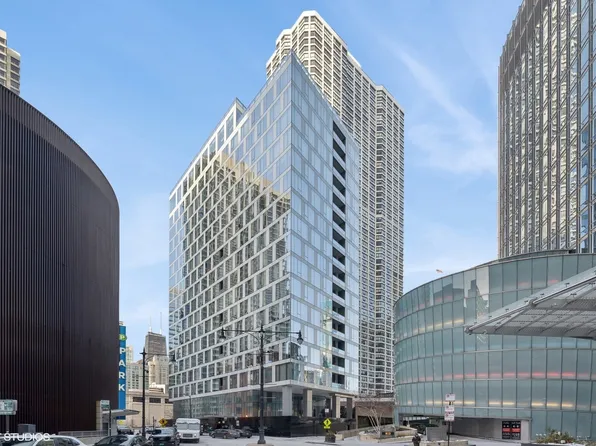 403 N Wabash Ave #8B, Chicago, IL 60611