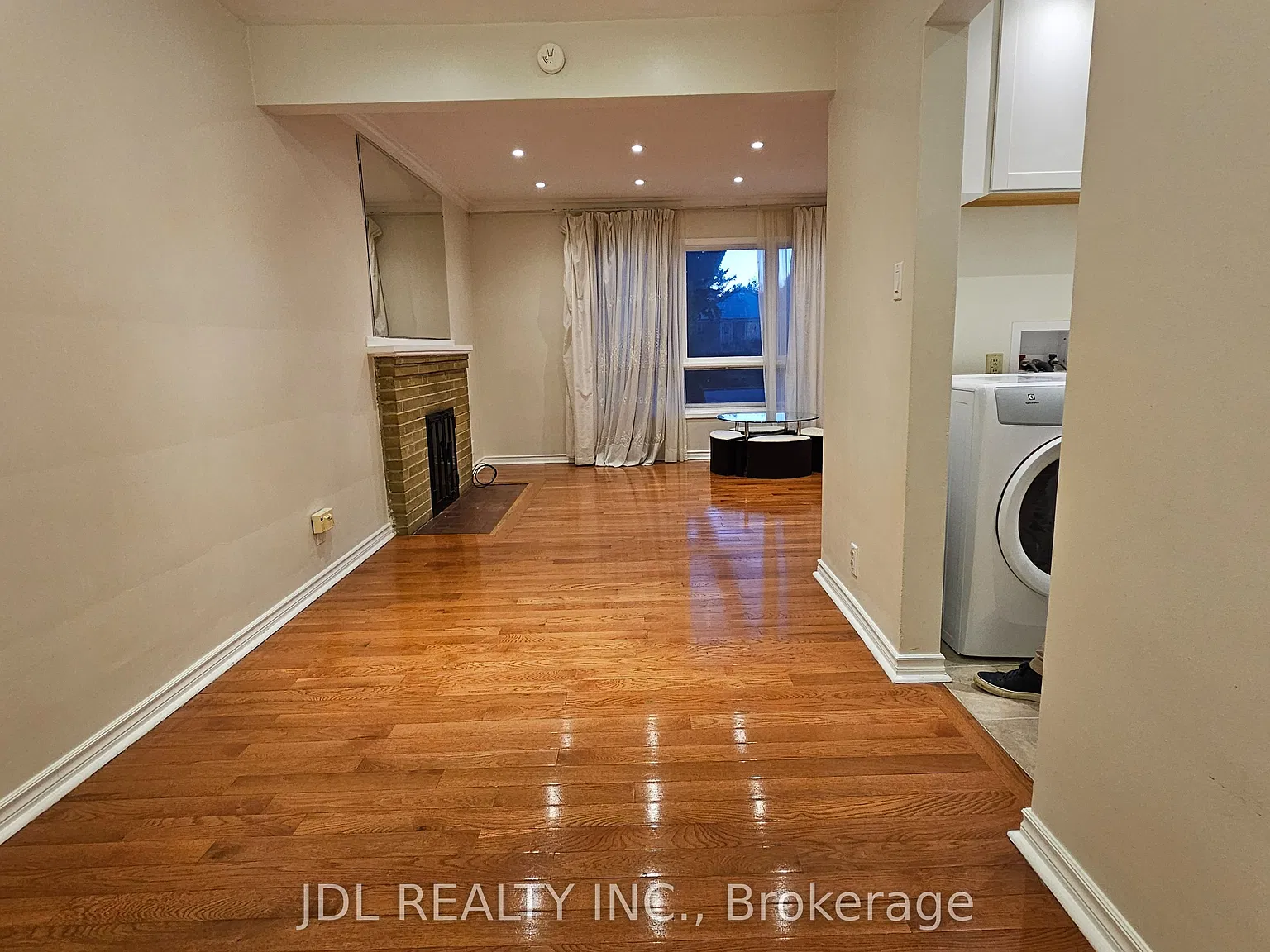 3 bed, $2,900 — Photo 3