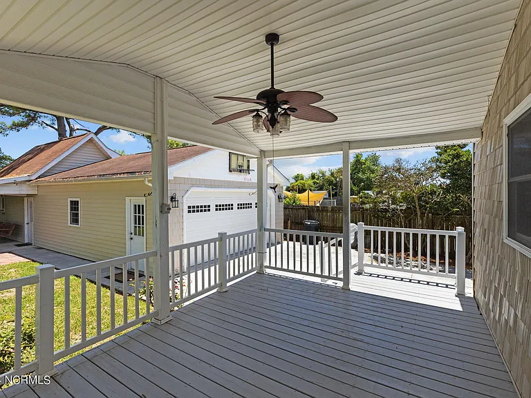 221 Salty Shores Rd — Photo 37