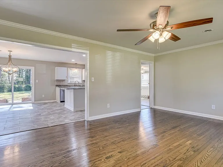 1202 Oakdale Rd — Photo 3