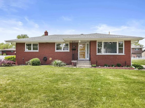 8452 Forest Ave, Munster, IN 46321