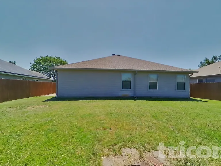 413 Rustic Grove Ln — Photo 16