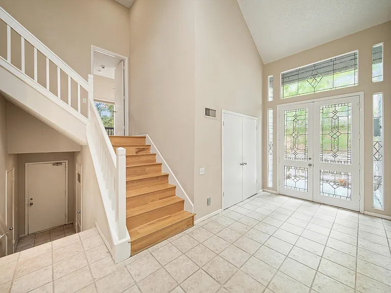 130 Sugarberry Cir — Photo 6
