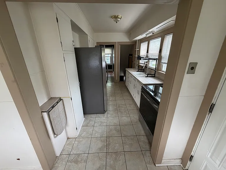 133 Foster Ave — Photo 13
