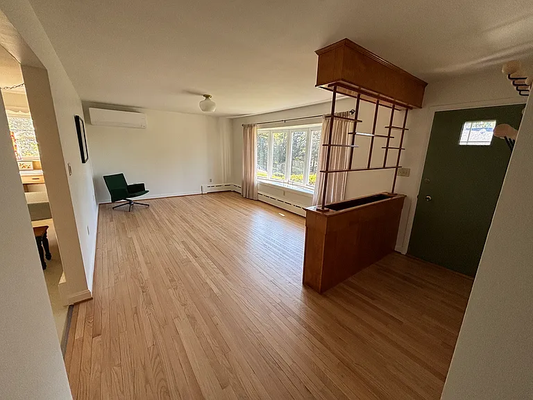 657 Main St — Photo 3