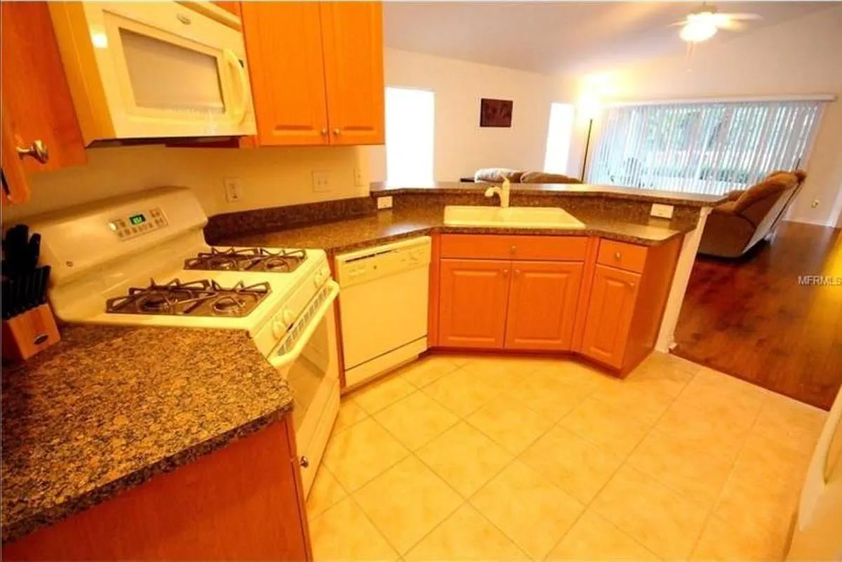1 bed, 1676 sqft, $850 — Photo 2