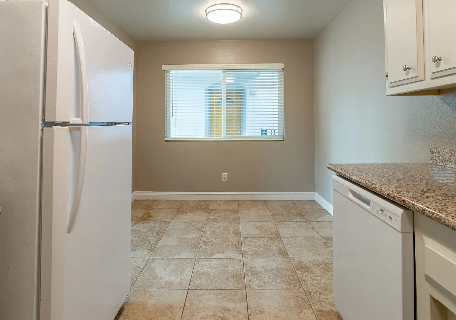Courtyard Apartments — Photo 4