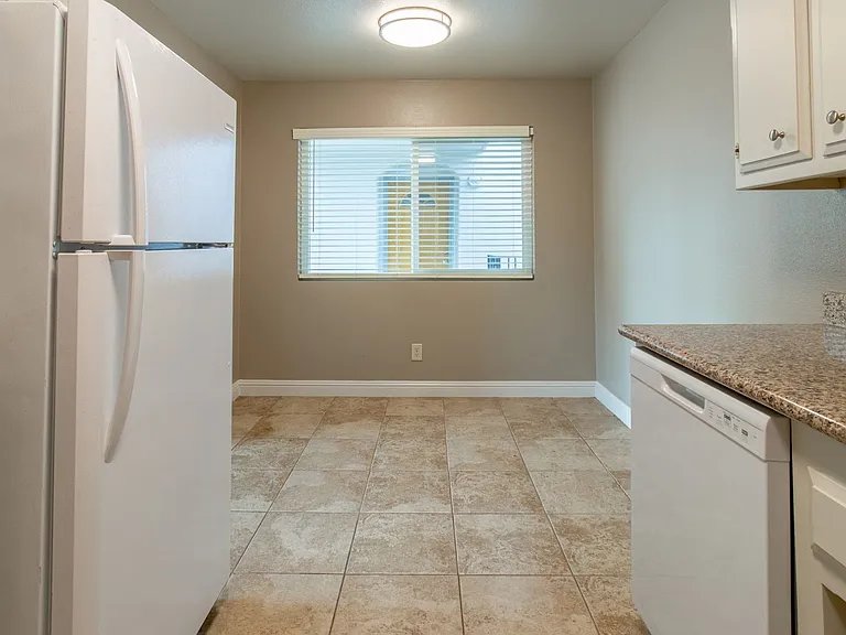 Courtyard Apartments — Photo 3