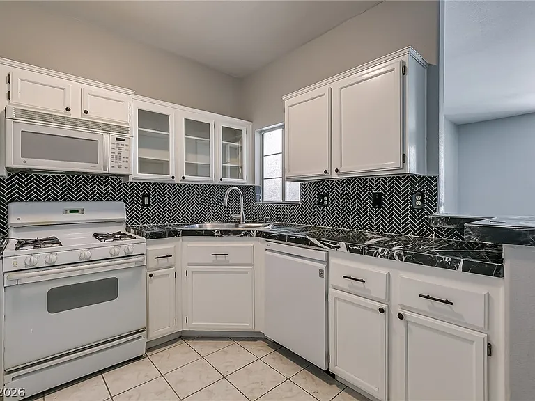 1300 S Arlington St #123 — Photo 7