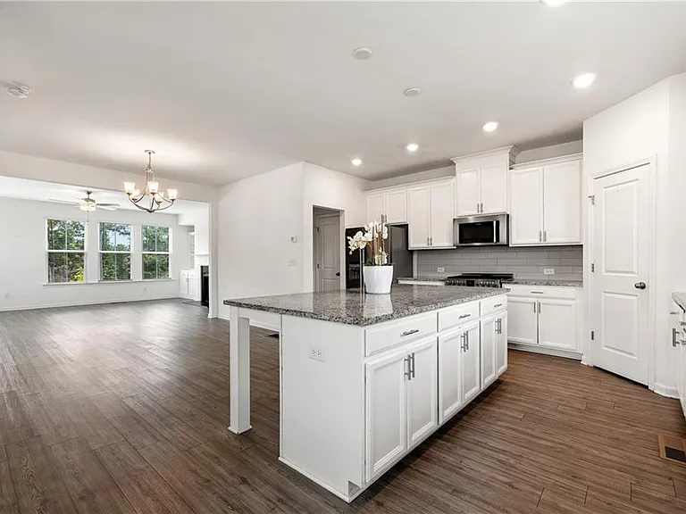 307 Danville Ave — Photo 8