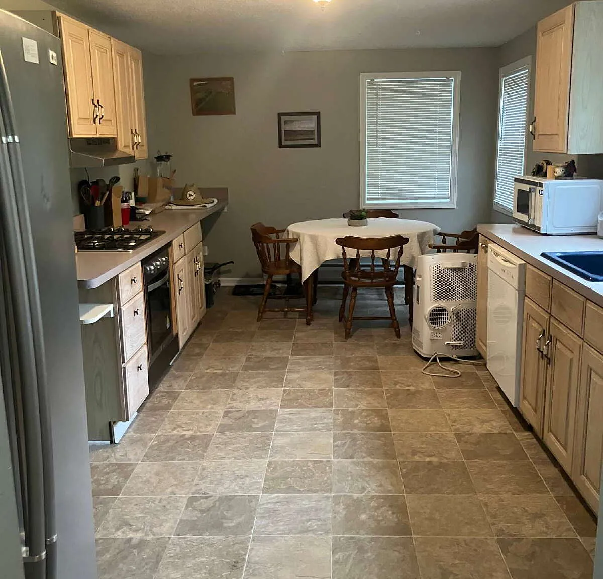 2 bed, 1.5 bath, 1500 sqft, $1,695 — Photo 2