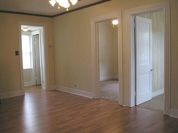 2nd image of 640 Pitt St
