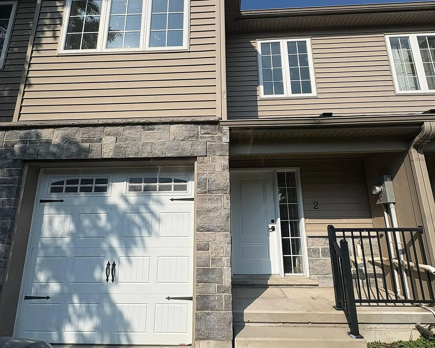 3 bed, $2,400 — Photo 1