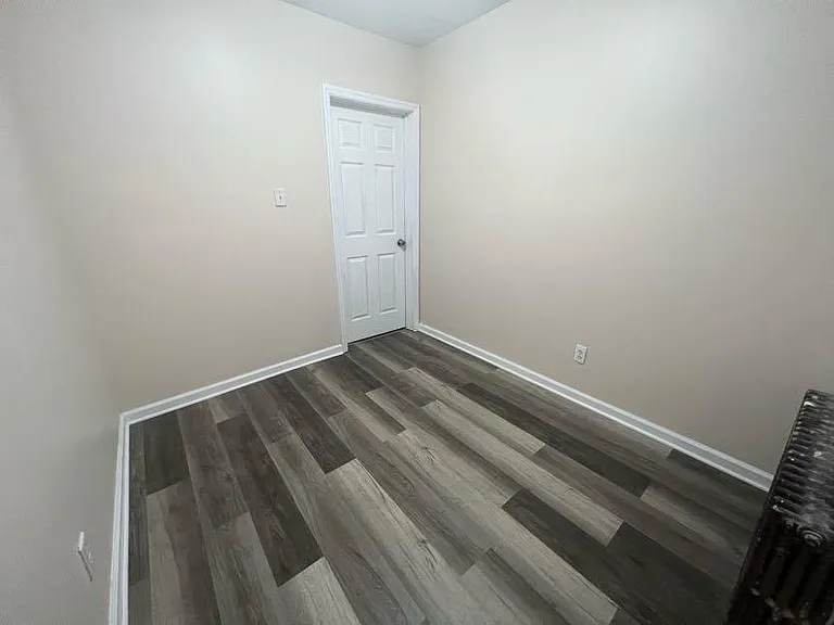 (Bedroom B 2/2)