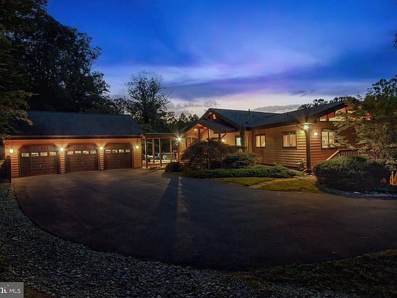 4th image of 11811 Lakewood Ln