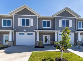 1370 Autumn Ridge Ln, Dubuque, IA 52003