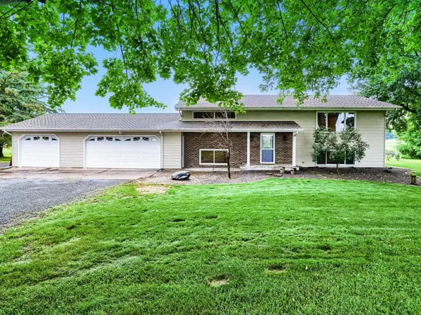 26463 Olinda Trl, Lindstrom, MN 55045