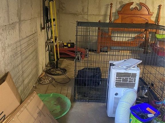 3rd image of 904 Forest Ave