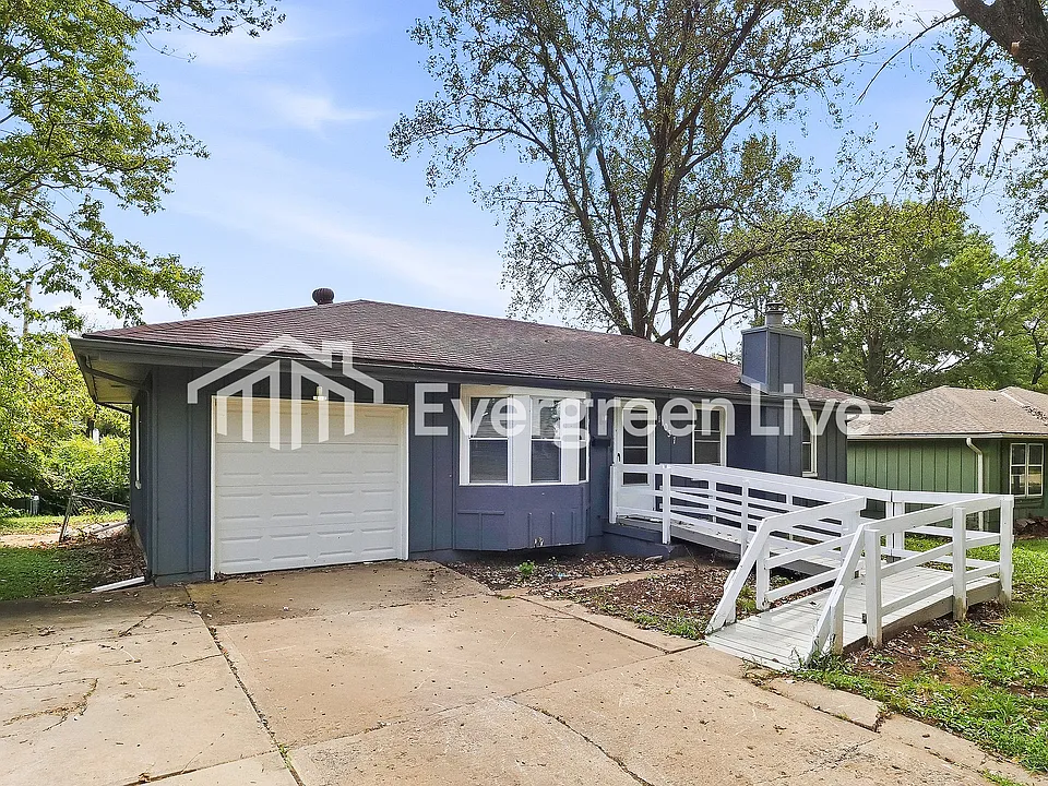 11037 Greenwood Rd