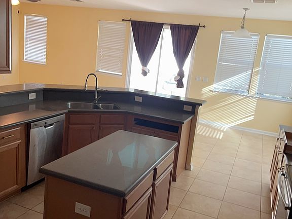 3rd image of 538 Side Creek Ln