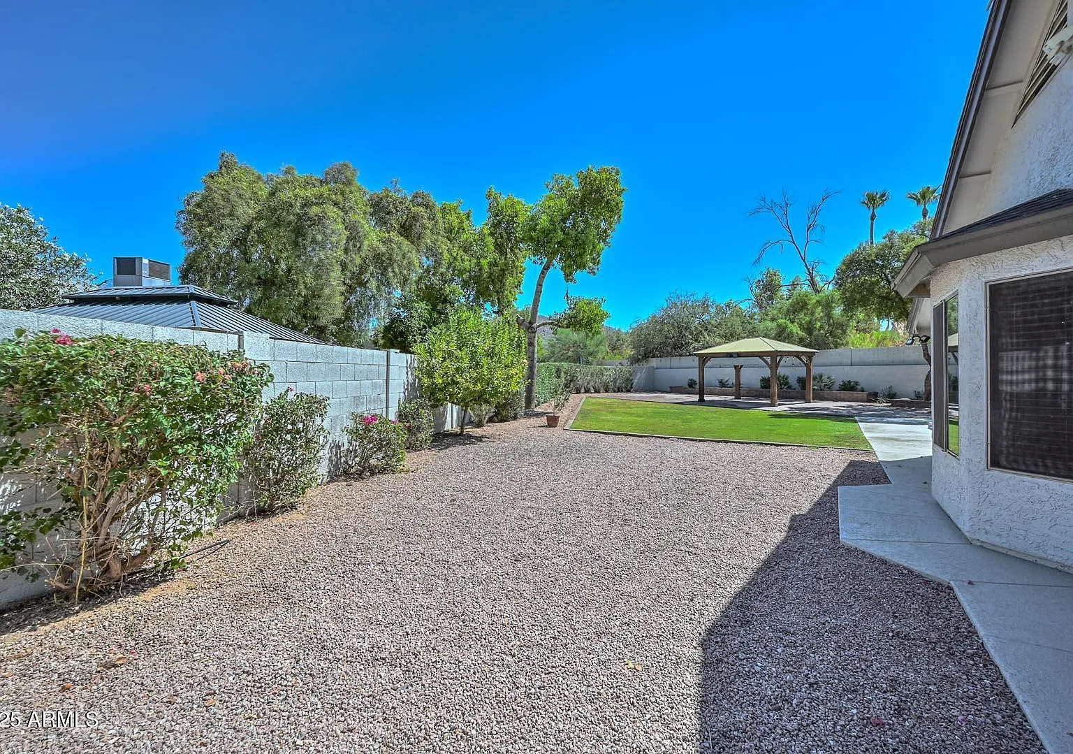 4 bed, 2.0 bath, 1749 sqft, $4,000 — Photo 4
