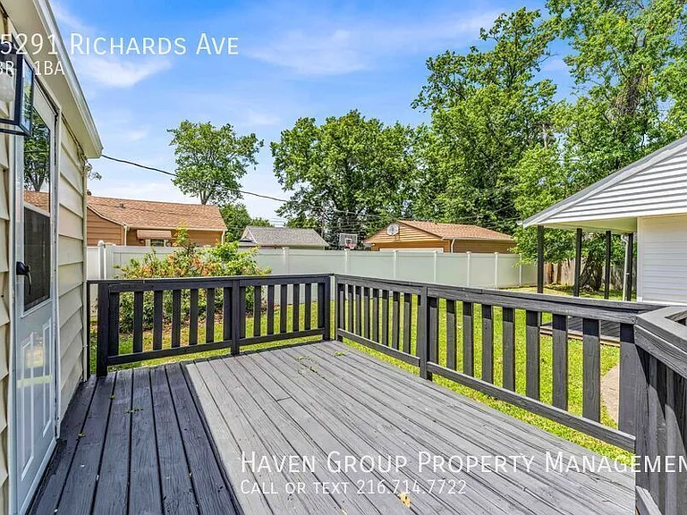 25291 Richards Ave — Photo 26