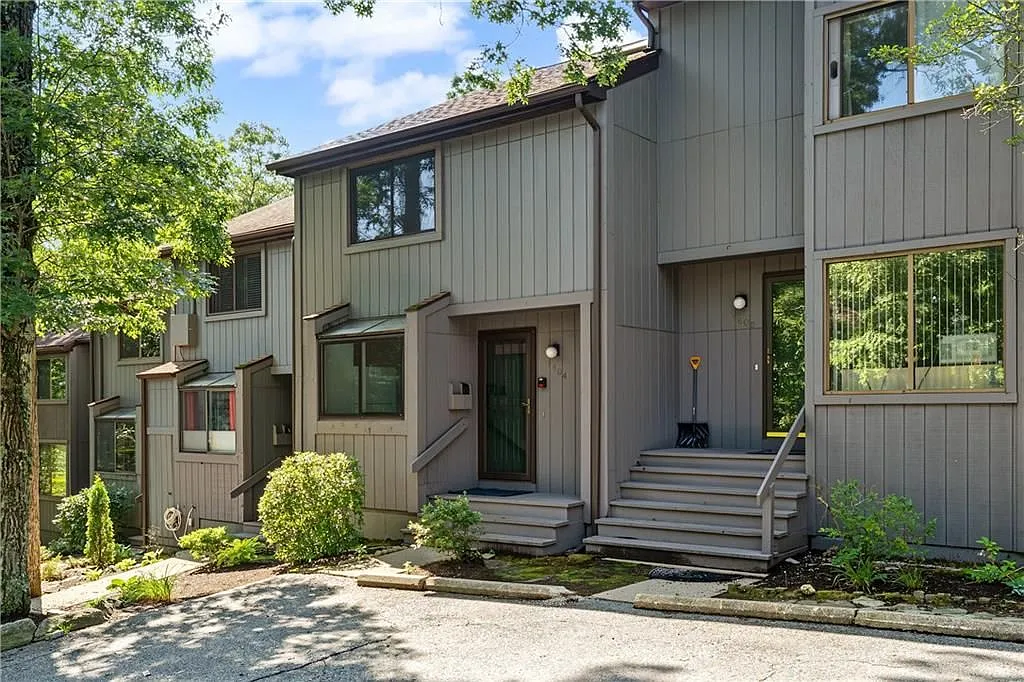 2 bed, 1.0 bath, 1326 sqft, $2,700 — Photo 4