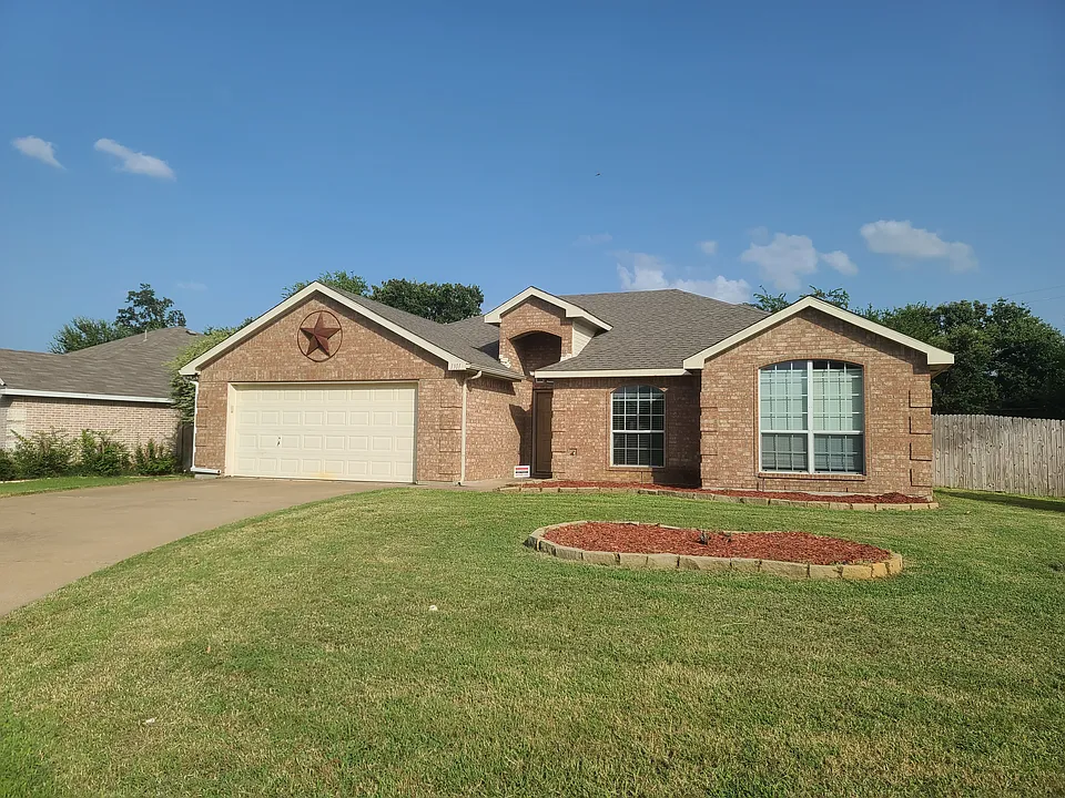 1101 Hidden Glade Dr