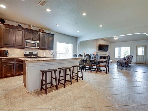5th image of 3120 Tamarack Ln