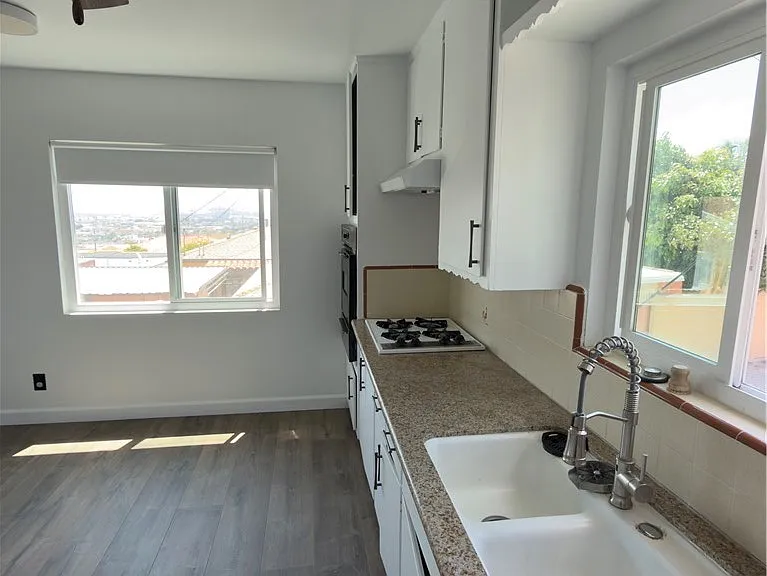 1023 W 19th St #4 — Photo 10