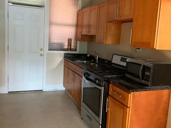 220 W 33rd St APT 2, Chicago, IL 60616