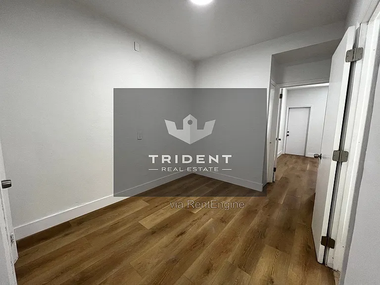 1030 Jefferson Ave #5 — Photo 5