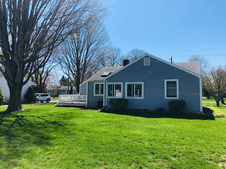55 Overshores Dr W — Photo 15