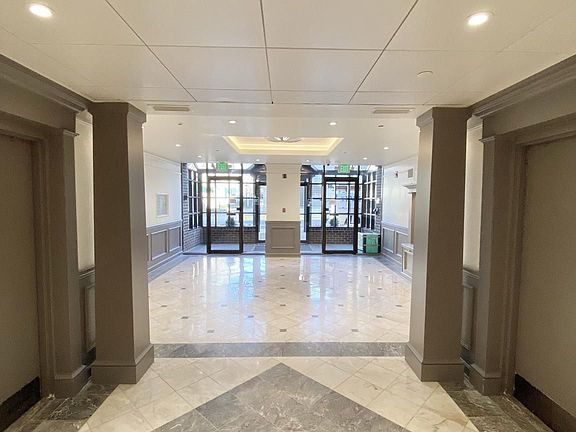 4th image of 1600 Prince St APT 104