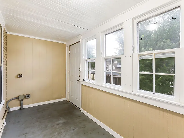 977 Fremont Ave E — Photo 3