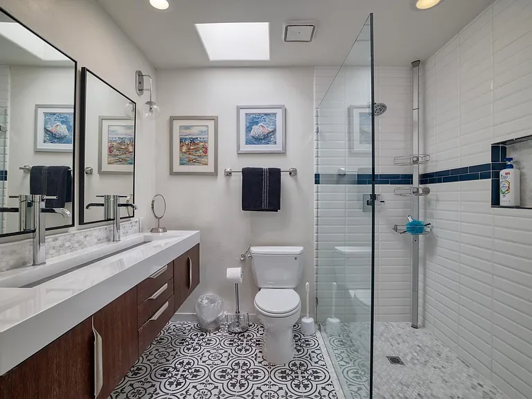 5519 N 71st Pl — Photo 6