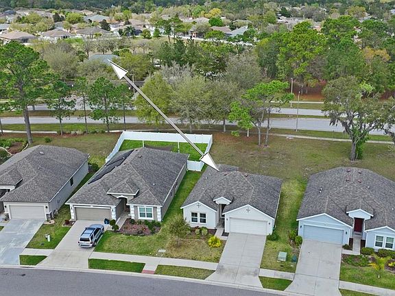 3rd image of 571 Old Windsor Way