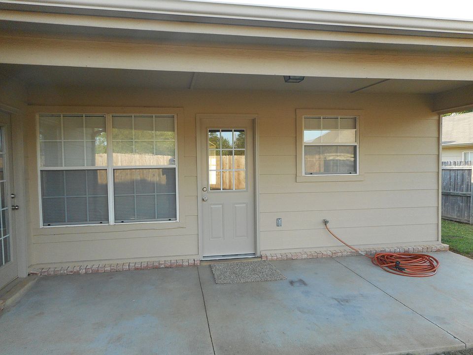 Rear covered porch 