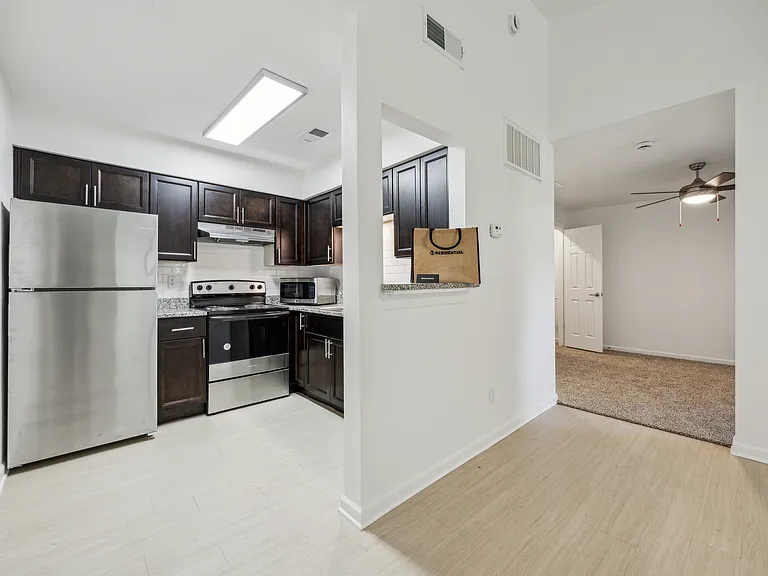 Falltree Apartments — Photo 8