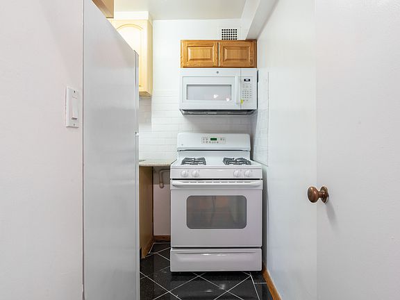 5th image of 21-15 34th Ave #15A