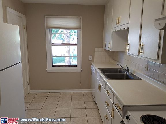 5th image of 6720 Lexington Cir