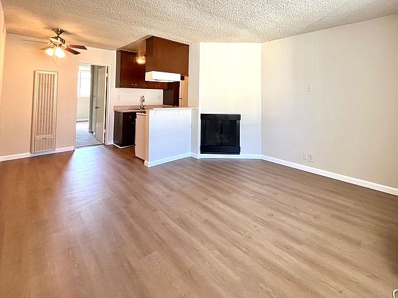 3rd image of 18550 Prairie St #19