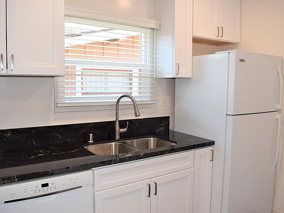 3rd image of 3035 Juniper St
