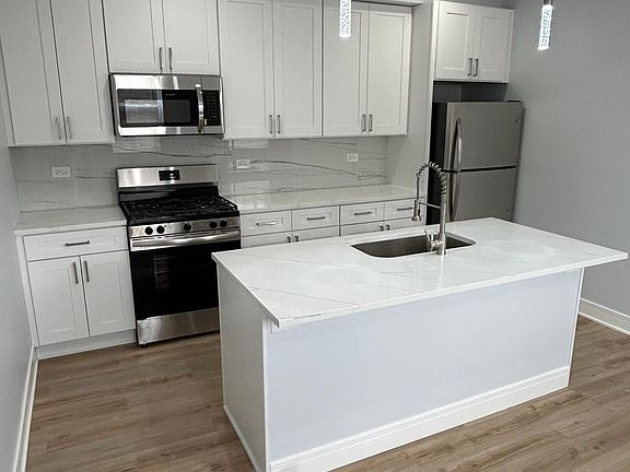 3rd image of 1713 S Jefferson St #3R